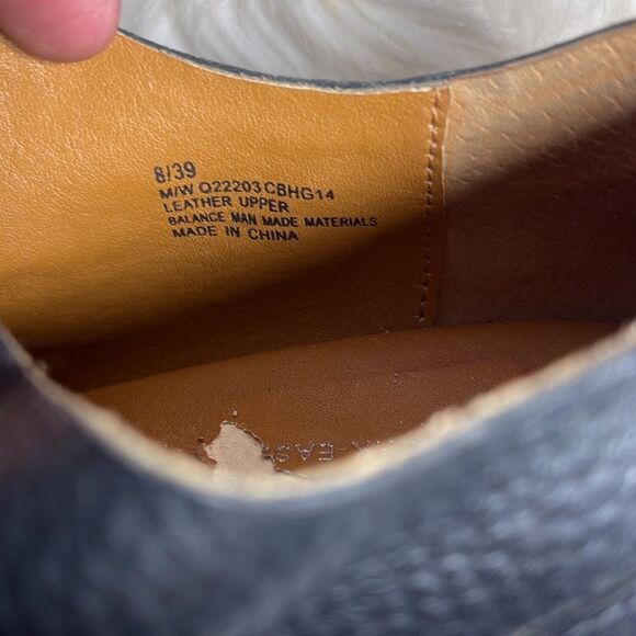 Korks By Kirk-Ease Little Monk Black Pebbled Leather Side Buckle Booties… - Picture 5 of 6